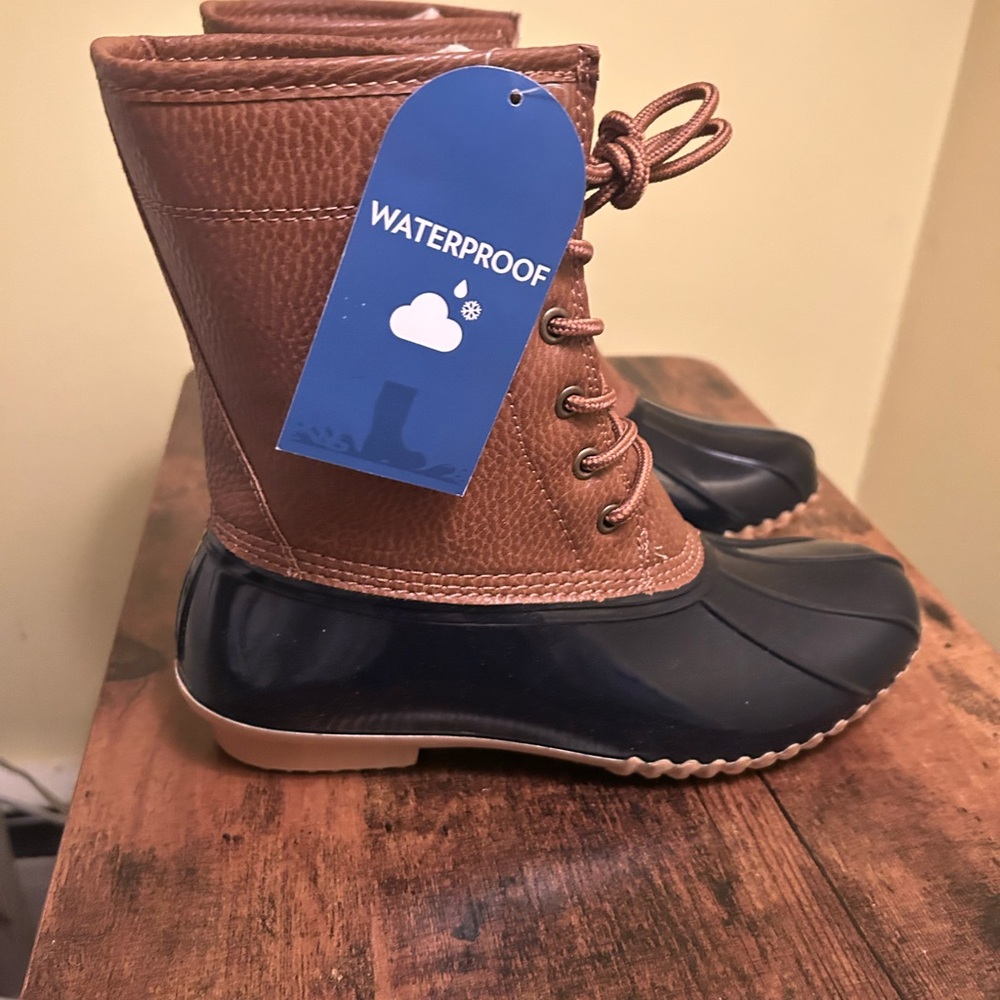 Jambu Tan and Navy Waterproof Duck Boots
